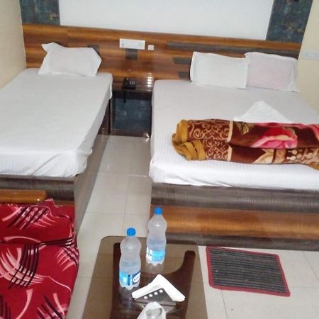 Hotel Sagnik Murshidabad Luaran gambar