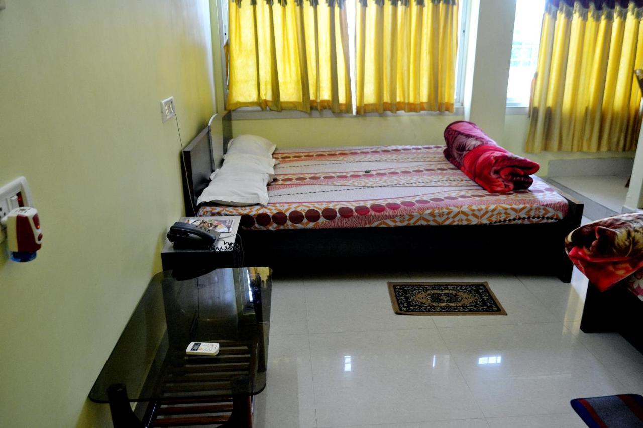 Hotel Sagnik Murshidabad Luaran gambar