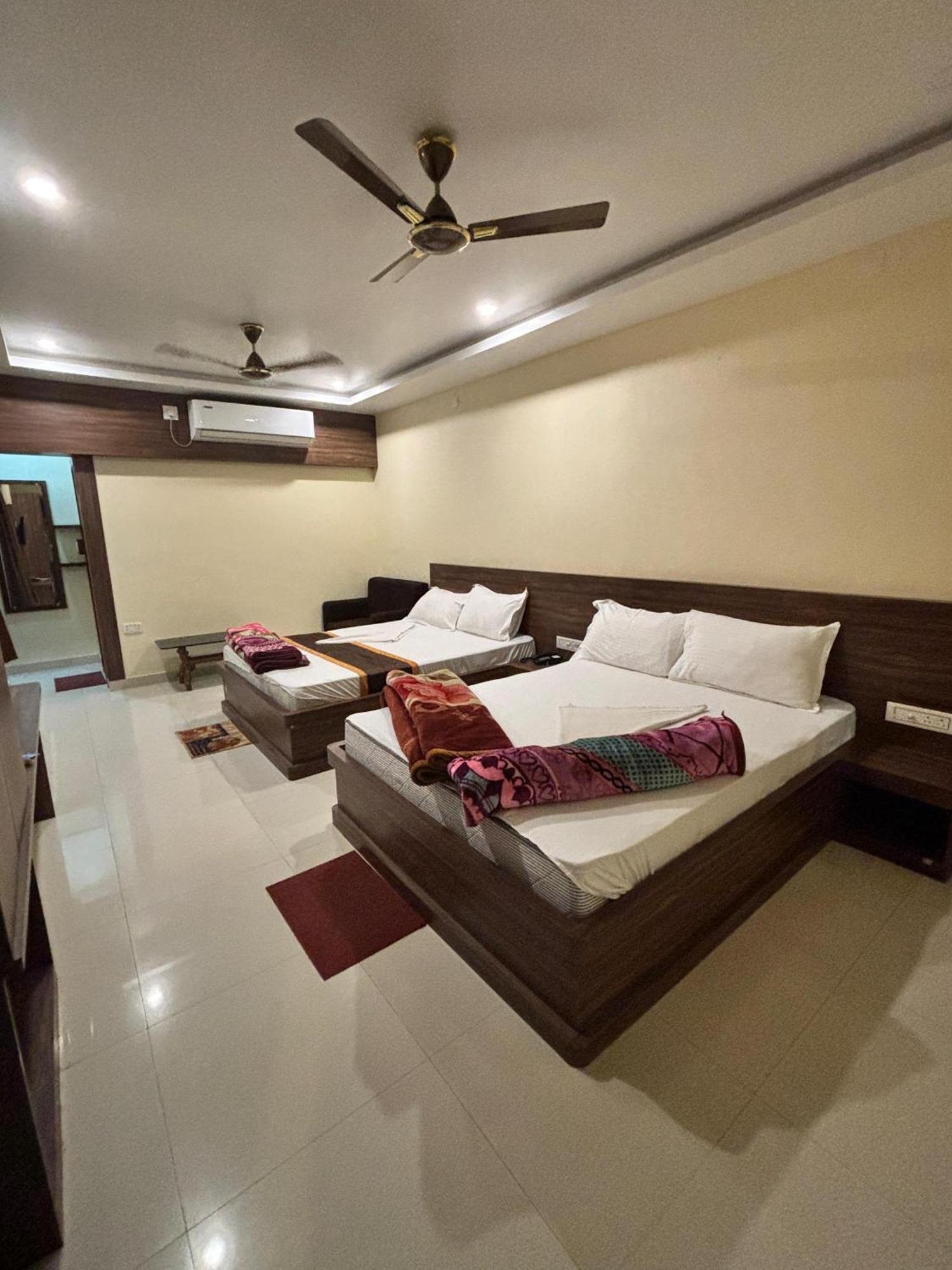 Hotel Sagnik Murshidabad Luaran gambar