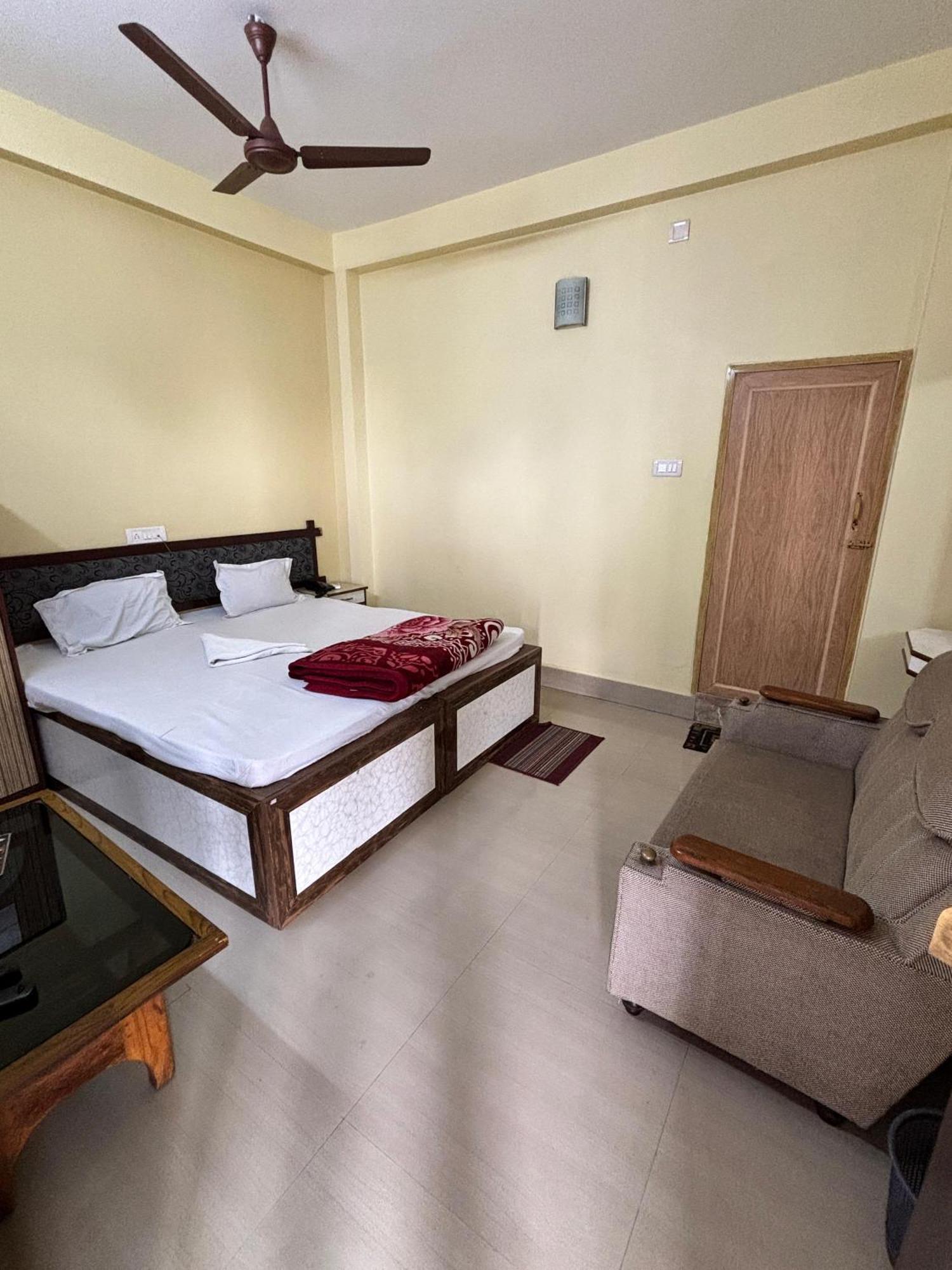Hotel Sagnik Murshidabad Luaran gambar
