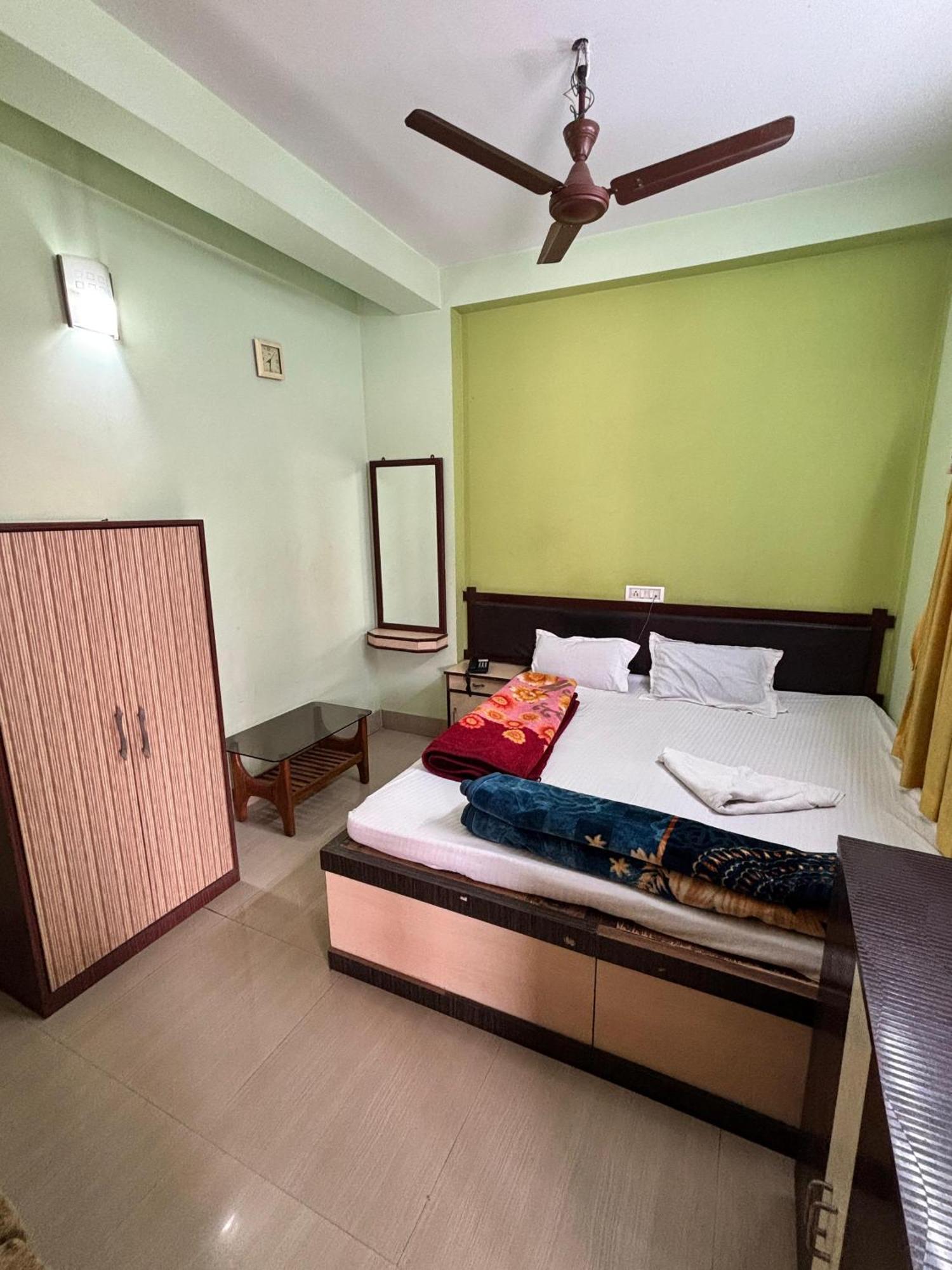 Hotel Sagnik Murshidabad Luaran gambar