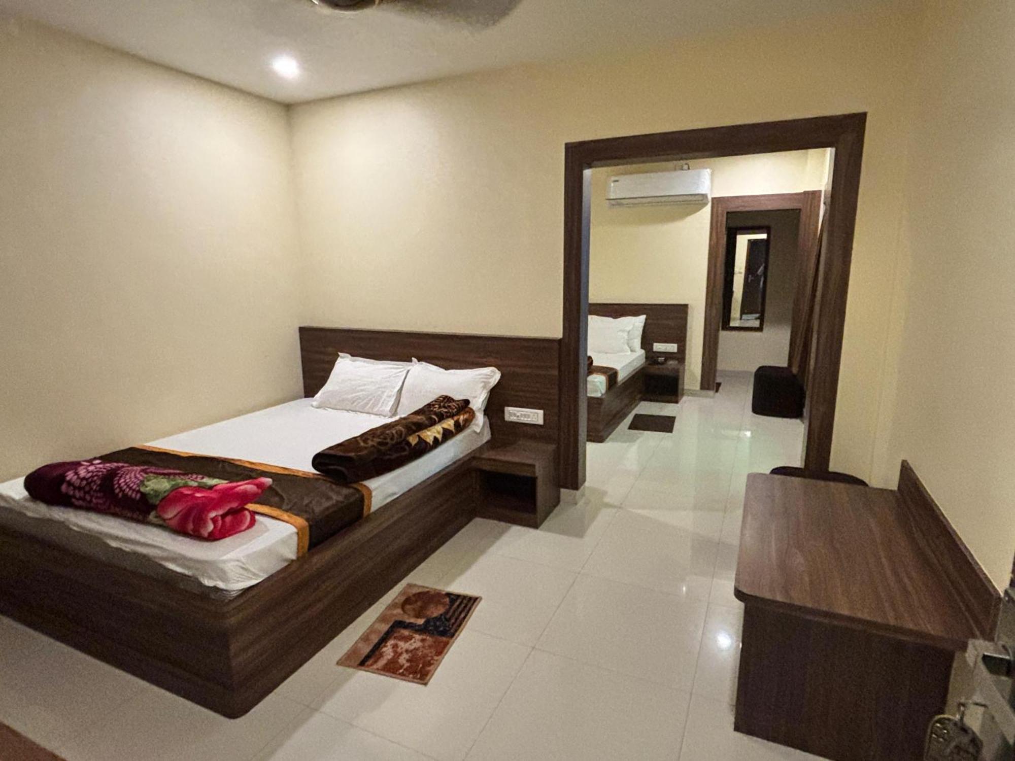 Hotel Sagnik Murshidabad Luaran gambar